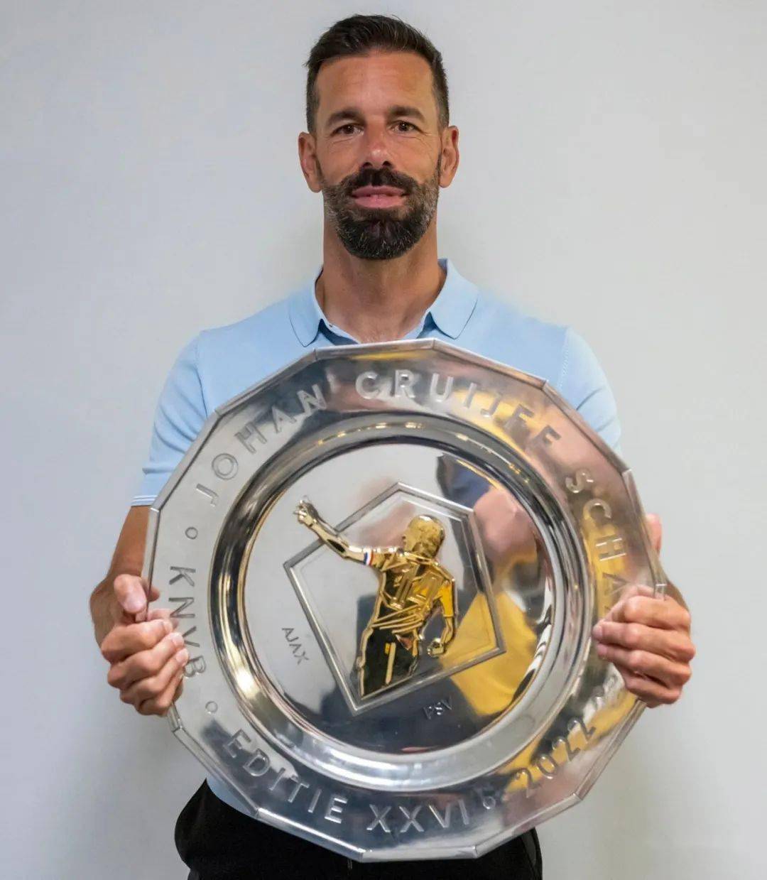 赛前体能课后,阿贾克斯手感冰凉备战足总杯,悬念犹存,球探报告显示潜力(阿贾克斯最新消息) 赛前体能课后,阿贾克斯手感冰凉备战足总杯,悬念犹存,球探报告显示潜力(阿贾克斯最新消息)