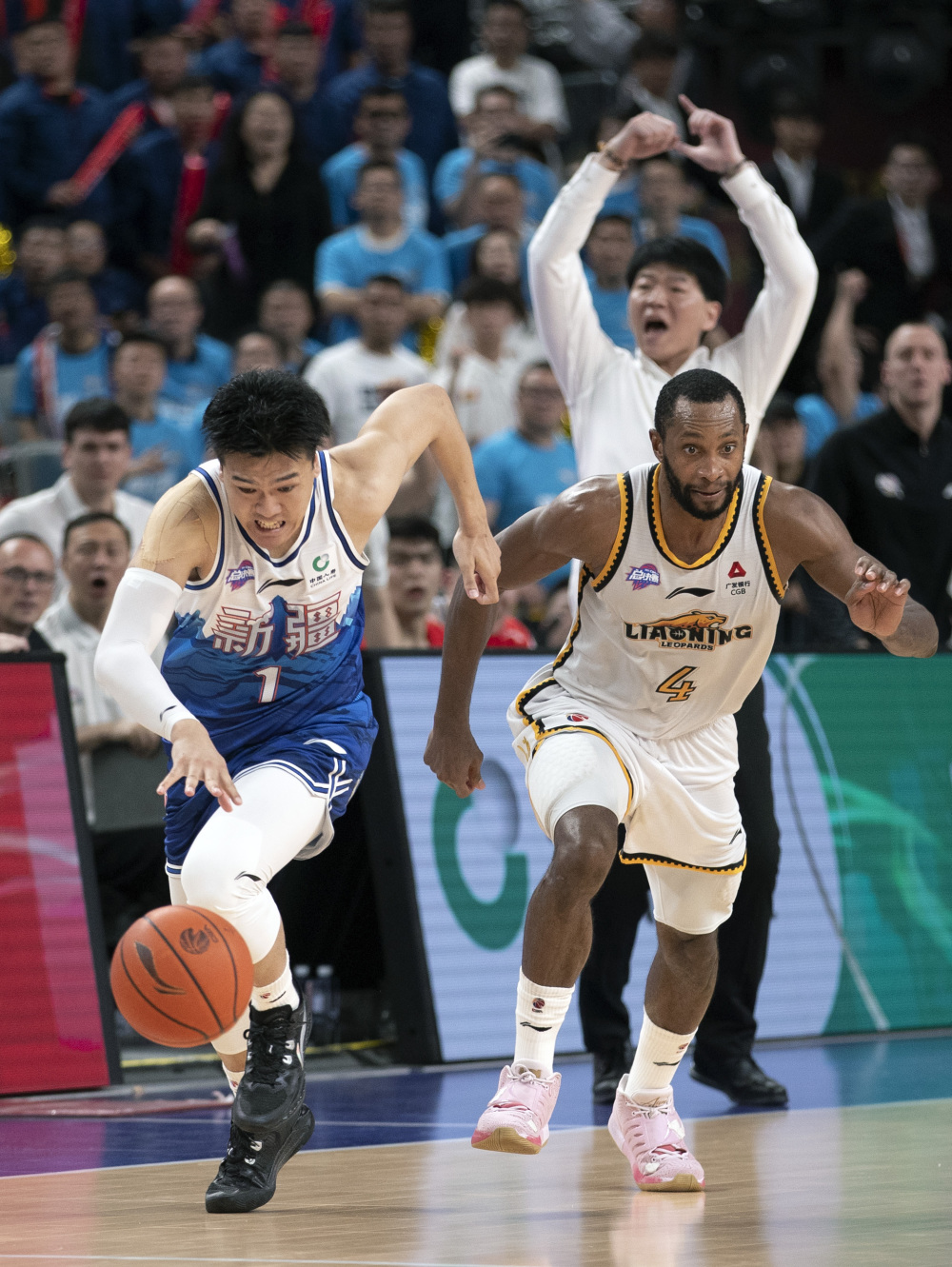 关于国际比赛日辽宁本钢临场应变：德甲节点到来，目标明确，更衣室氛围转暖的信息