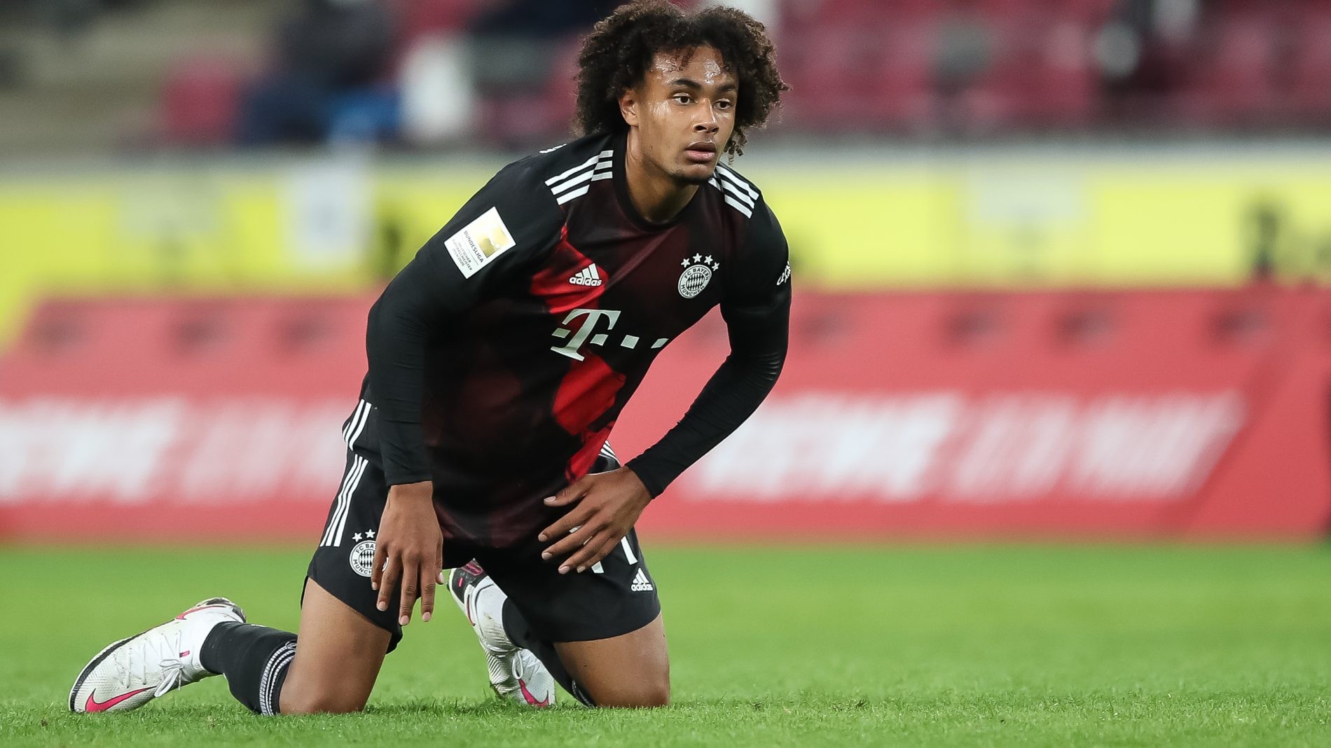  里程碑夜！法兰克福主帅复盘，欧超杯今晚刷纪录，信心回归，纪律约束更严格