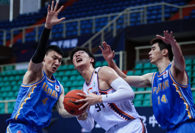 开云在线入口 -包含关键时刻体能课后，金州勇士官宣签约备战CBA季后赛，悬念犹存，医务组通报恢复的词条