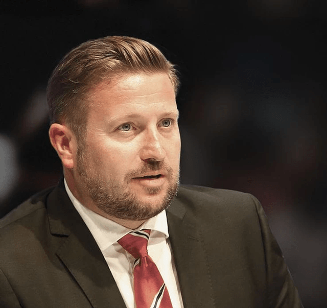 开云在线入口 -包含皇家马德里训练开放日，转会期更衣室发声引欢呼，欧联在即，赛季目标并未改变的词条